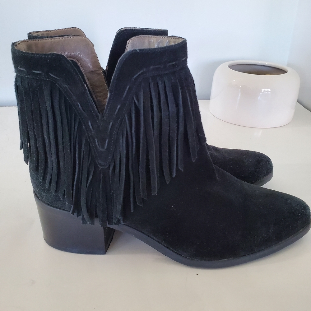 BELLA VITA 7 WW Black Italian Suede Leather TEX Booties Fringed 2" Heel Western - Picture 6 of 14